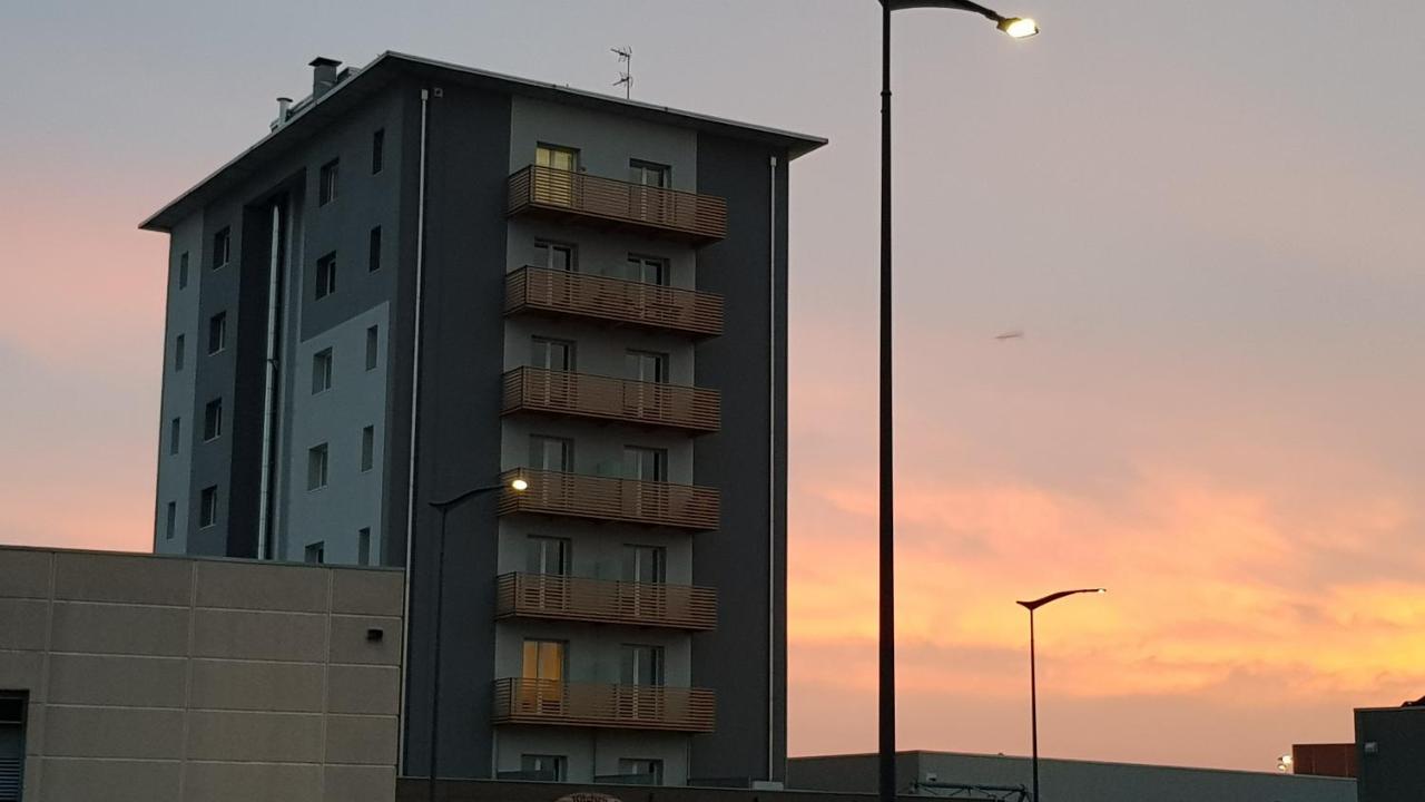 Condominio La Torre 1 Galliate Exterior foto
